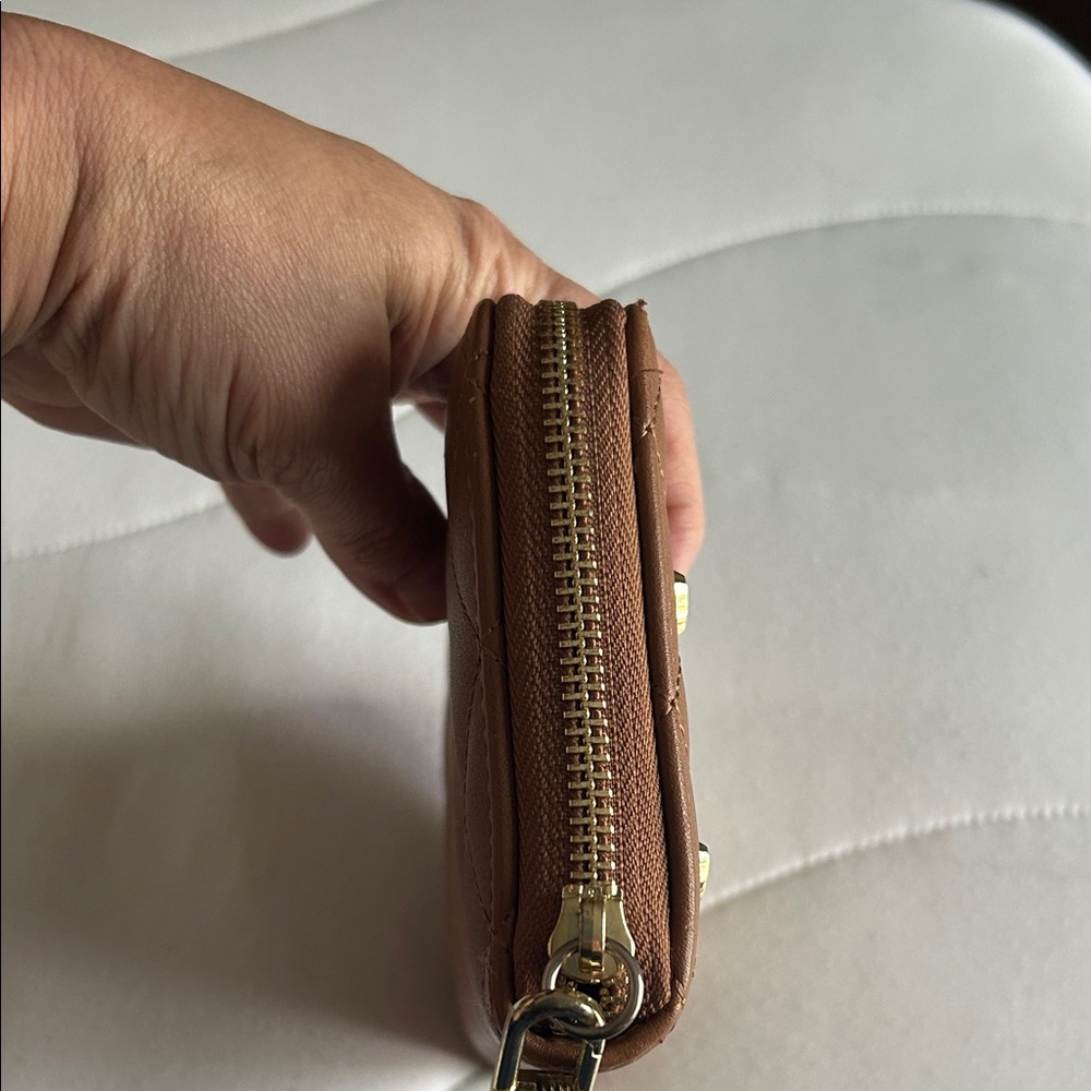 Betsy‎ Johnson Quilted Wristlet with Gold Accents - Picture 3 of 12